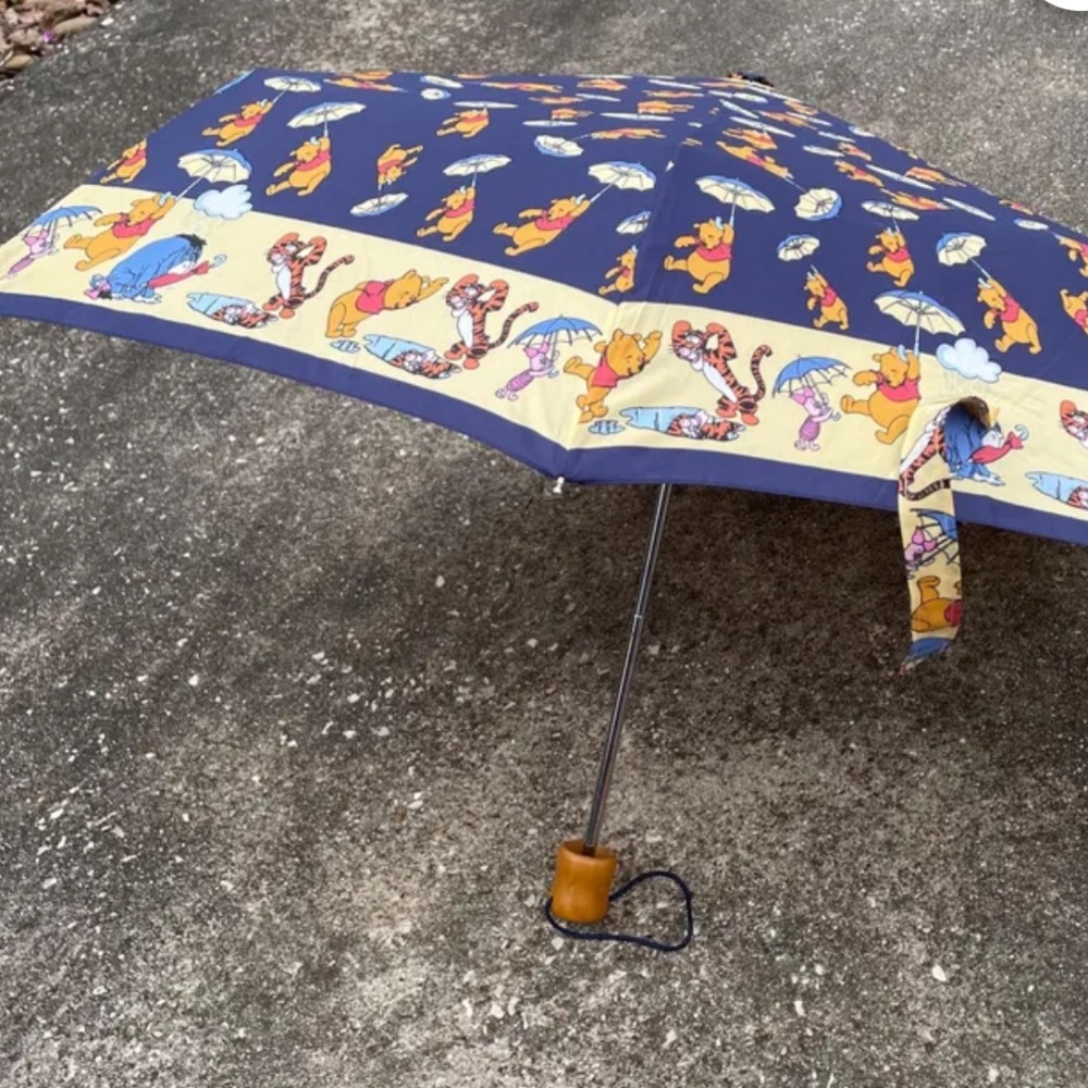 Cutest vintage Disney Umbrella Pooh tigger eeyore
